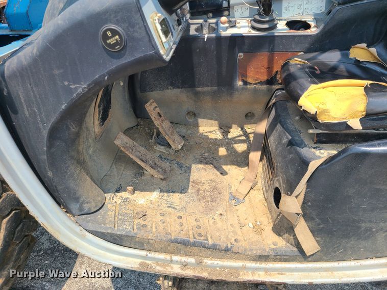 image for item IC9869 2011 Genie GTH-844  telehandler