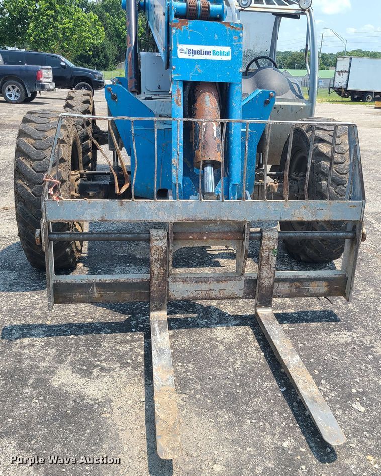 image for item IC9869 2011 Genie GTH-844  telehandler