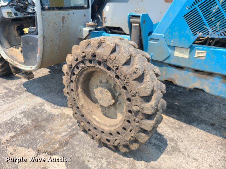 image for item IC9869 2011 Genie GTH-844  telehandler