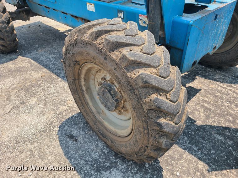 image for item IC9869 2011 Genie GTH-844  telehandler