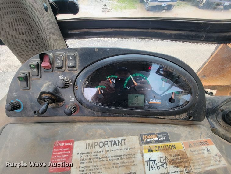 image for item IF9929 2014 Case 580 Super N  backhoe