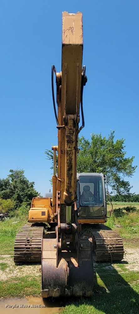 image for item IF9936 2003 Case CX210  excavator