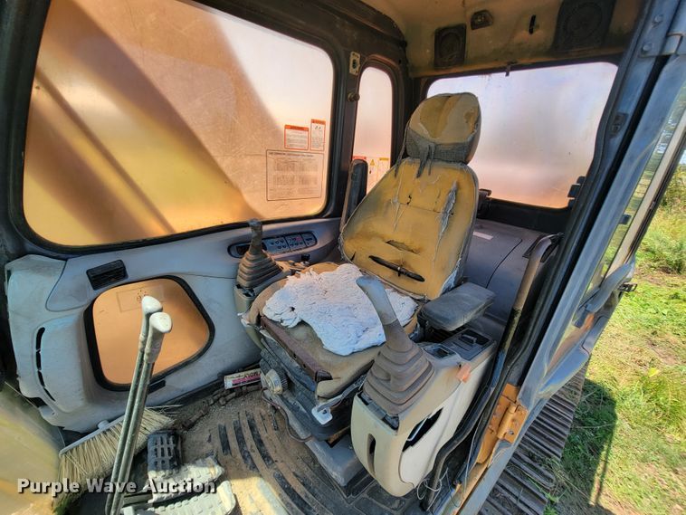 image for item IF9936 2003 Case CX210  excavator