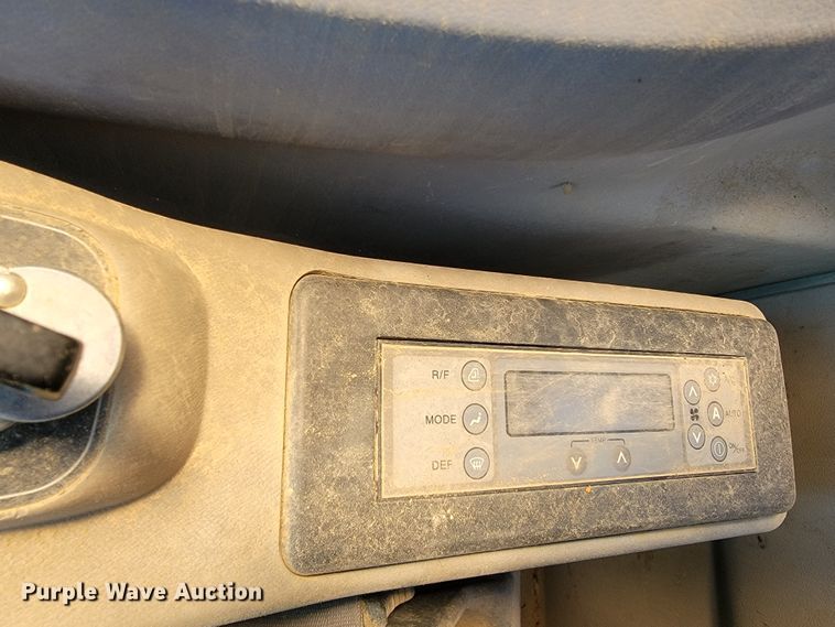 image for item IF9936 2003 Case CX210  excavator