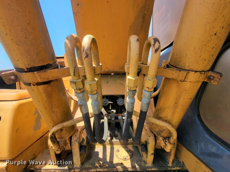 image for item IF9936 2003 Case CX210  excavator