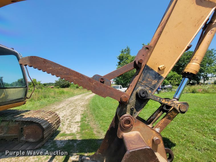 image for item IF9936 2003 Case CX210  excavator