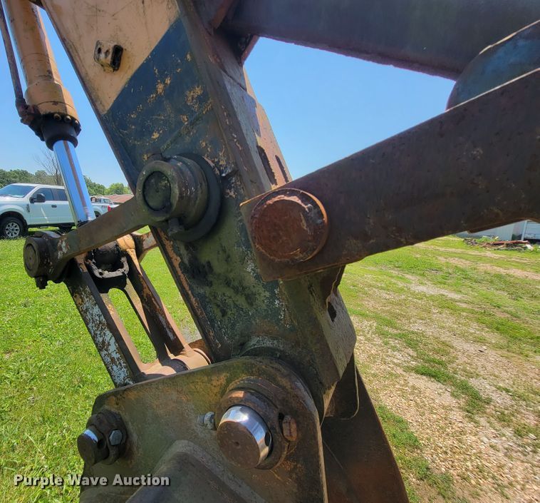 image for item IF9936 2003 Case CX210  excavator