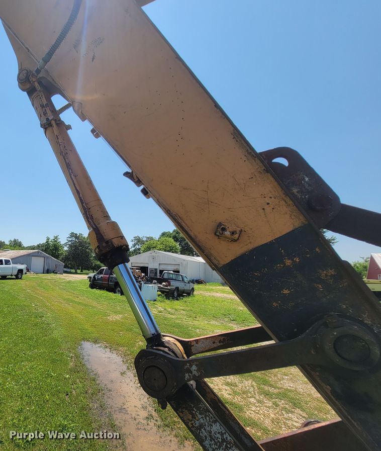 image for item IF9936 2003 Case CX210  excavator