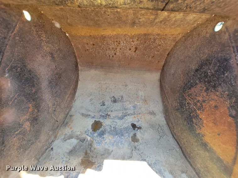 image for item IF9936 2003 Case CX210  excavator