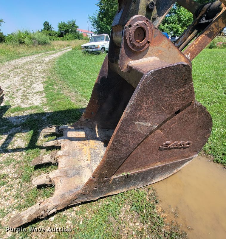 image for item IF9936 2003 Case CX210  excavator