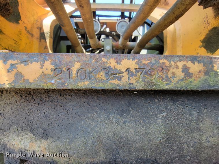 image for item IF9936 2003 Case CX210  excavator