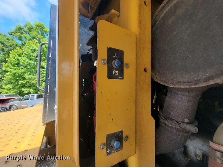 image for item IF9972 2005 Caterpillar 924G  wheel loader