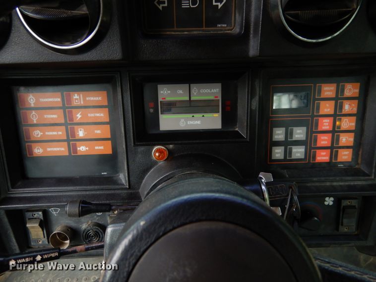 image for item II9583 1993 Caterpillar Challenger 75  tractor