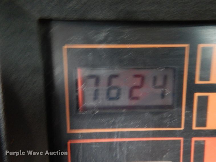 image for item II9583 1993 Caterpillar Challenger 75  tractor