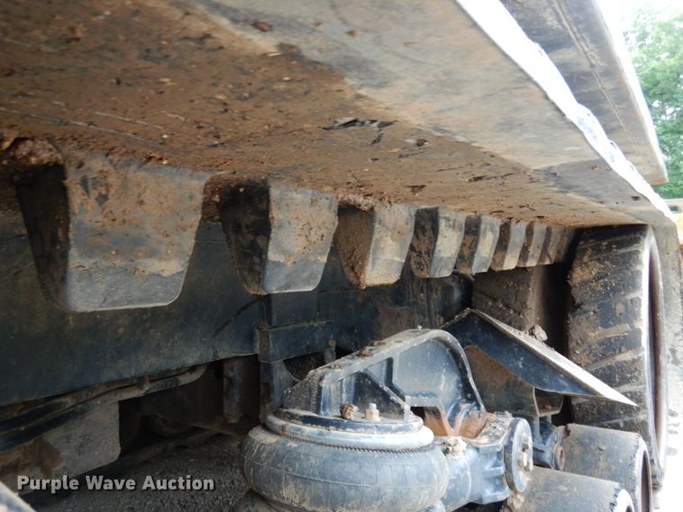 image for item II9583 1993 Caterpillar Challenger 75  tractor