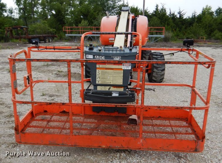 image for item II9599 2008 JLG 600S  boom lift