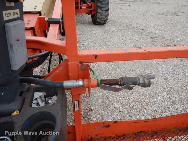 image for item II9599 2008 JLG 600S  boom lift