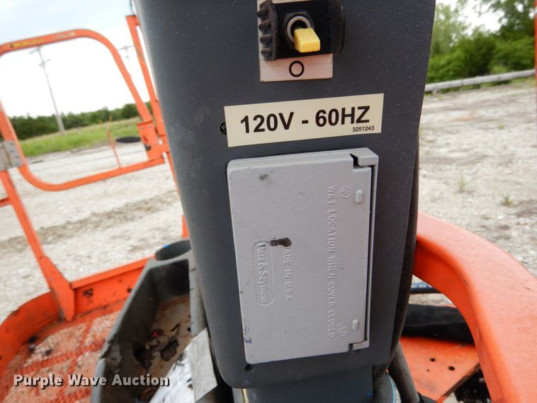 image for item II9599 2008 JLG 600S  boom lift