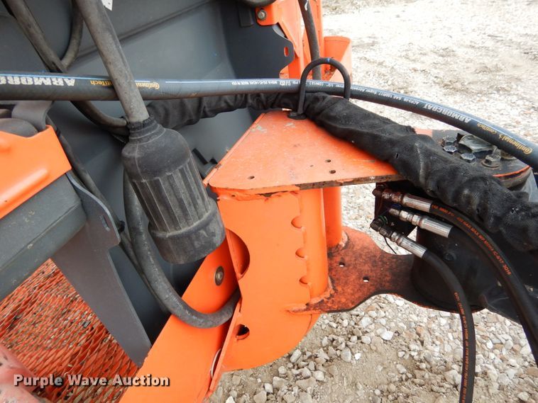 image for item II9599 2008 JLG 600S  boom lift