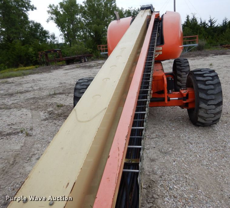 image for item II9599 2008 JLG 600S  boom lift