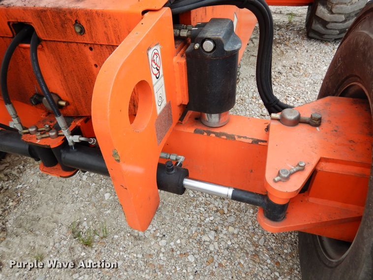 image for item II9599 2008 JLG 600S  boom lift