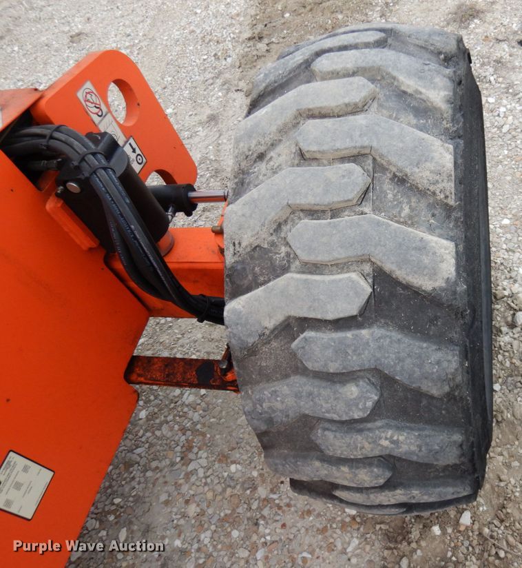 image for item II9599 2008 JLG 600S  boom lift