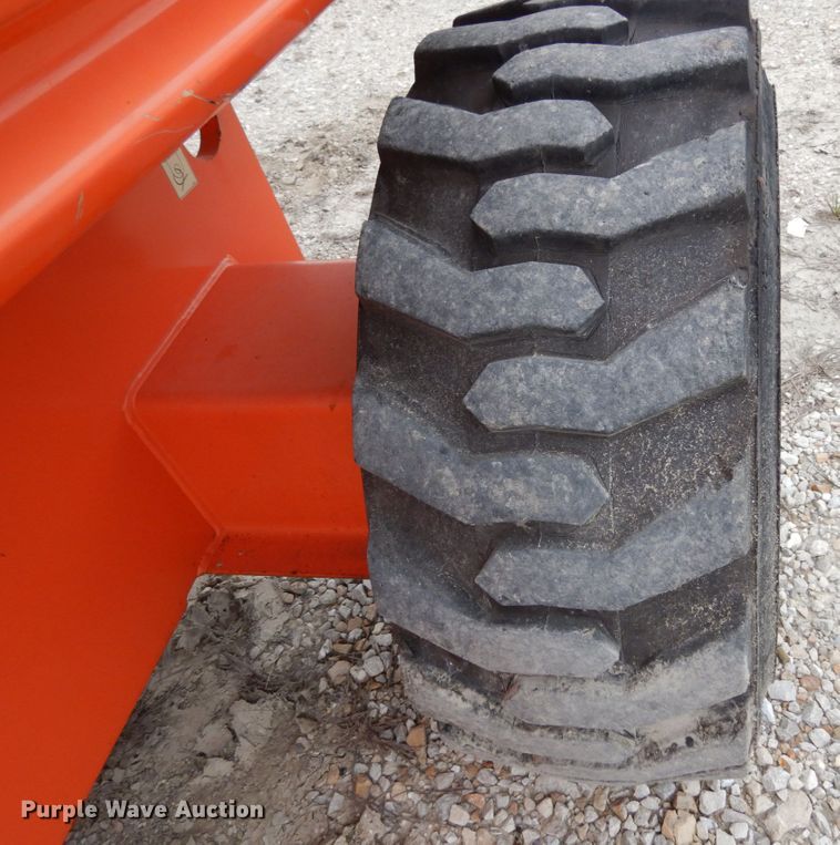 image for item II9599 2008 JLG 600S  boom lift