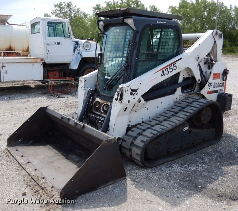image for item II9602 2010 Bobcat T650  tracked skid steer loader