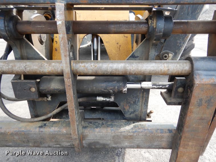 image for item II9603 2009 Caterpillar TL943  telehandler