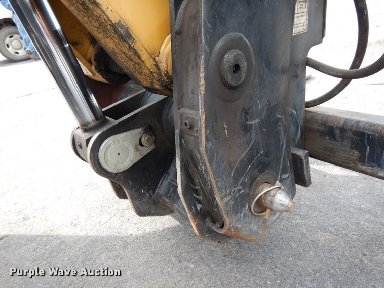 image for item II9603 2009 Caterpillar TL943  telehandler