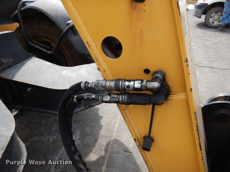 image for item II9603 2009 Caterpillar TL943  telehandler