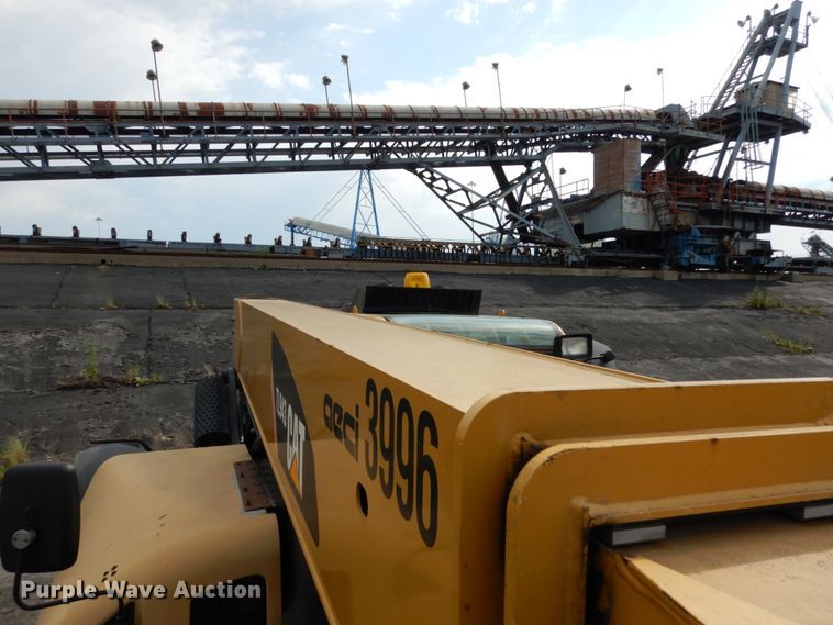 image for item II9603 2009 Caterpillar TL943  telehandler