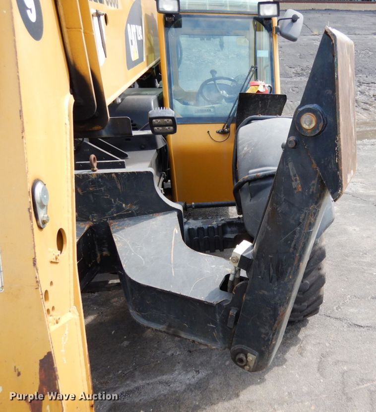 image for item II9603 2009 Caterpillar TL943  telehandler