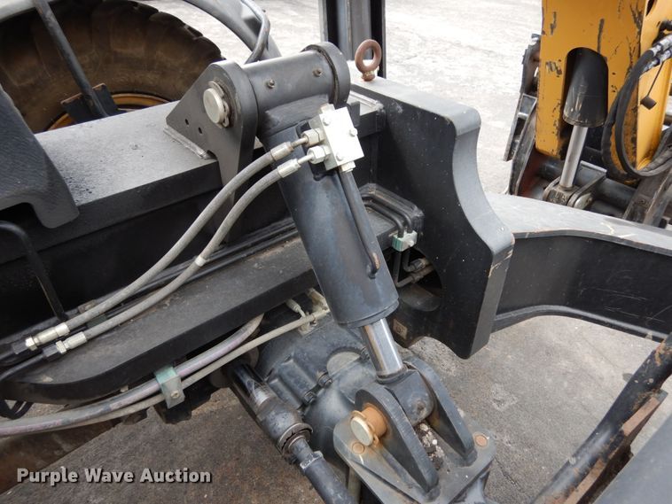 image for item II9603 2009 Caterpillar TL943  telehandler