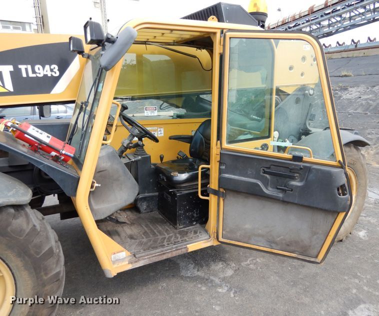 image for item II9603 2009 Caterpillar TL943  telehandler
