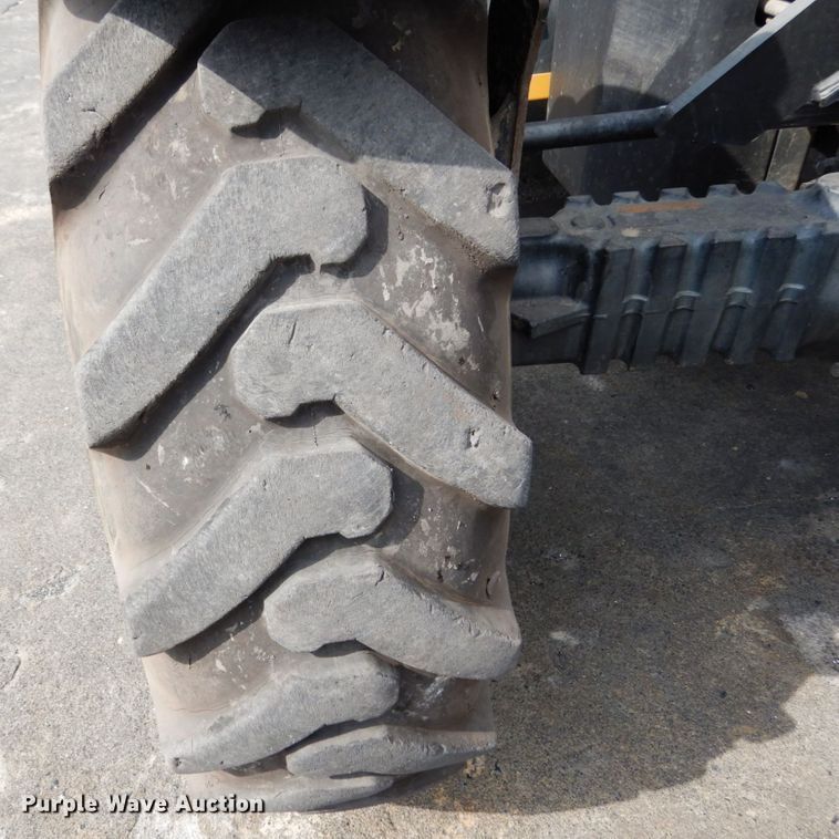 image for item II9603 2009 Caterpillar TL943  telehandler