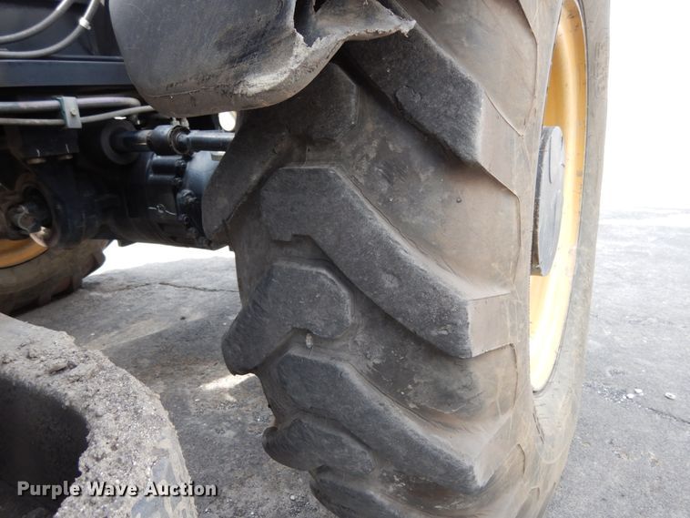 image for item II9603 2009 Caterpillar TL943  telehandler