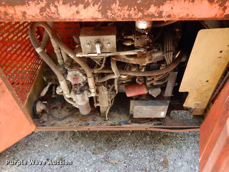 image for item II9608 2000 JLG 33RTS  scissor lift