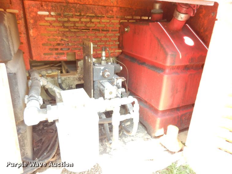 image for item II9608 2000 JLG 33RTS  scissor lift