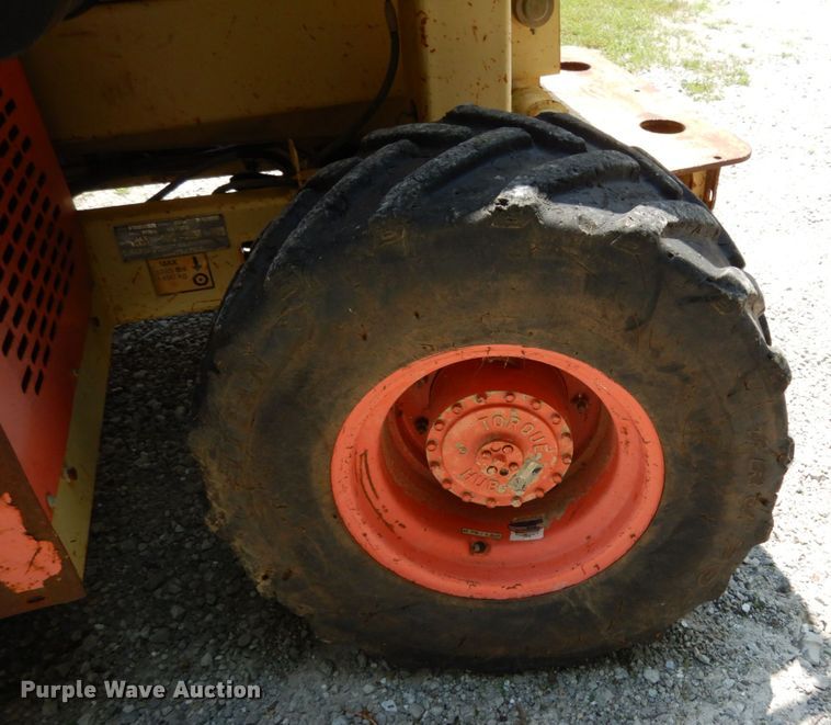 image for item II9608 2000 JLG 33RTS  scissor lift