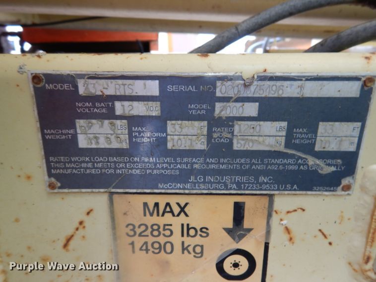 image for item II9608 2000 JLG 33RTS  scissor lift