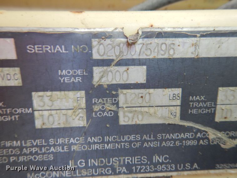 image for item II9608 2000 JLG 33RTS  scissor lift