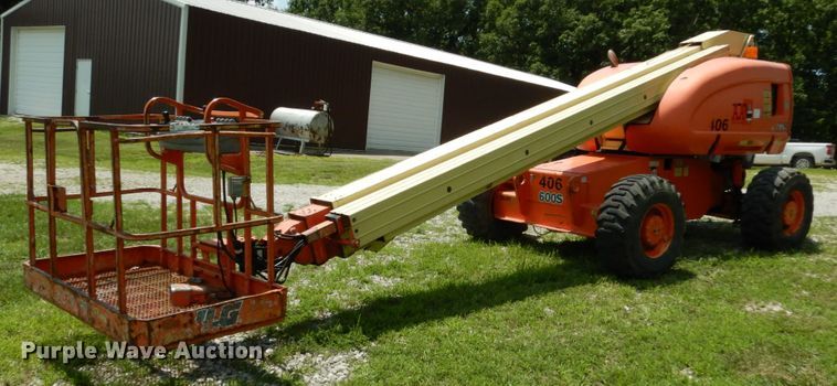 image for item II9609 1996 JLG 600S  boom lift
