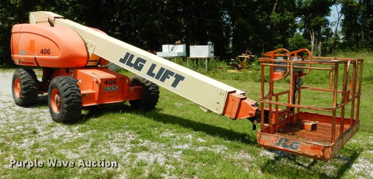 image for item II9609 1996 JLG 600S  boom lift