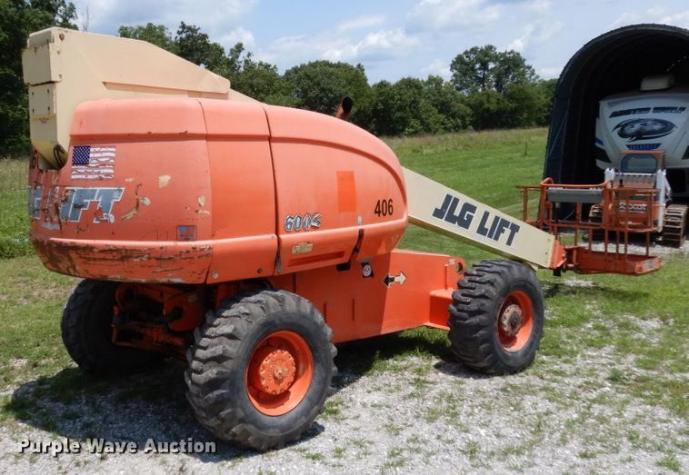 image for item II9609 1996 JLG 600S  boom lift