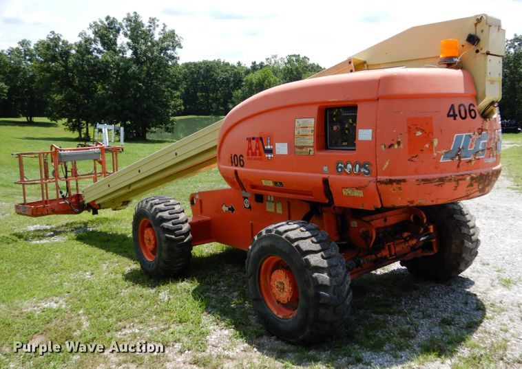 image for item II9609 1996 JLG 600S  boom lift