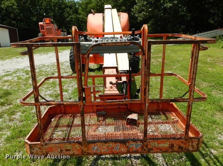 image for item II9609 1996 JLG 600S  boom lift
