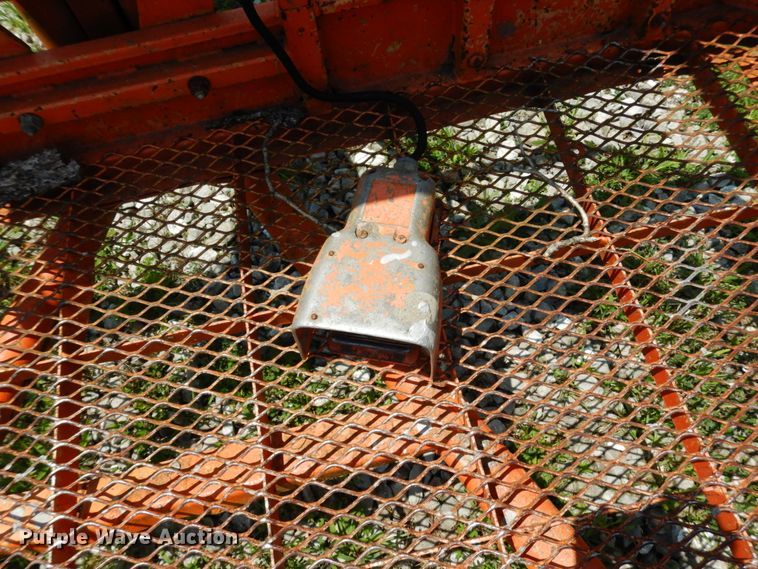 image for item II9609 1996 JLG 600S  boom lift