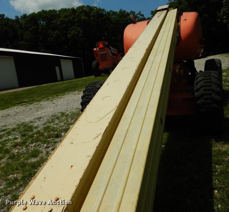 image for item II9609 1996 JLG 600S  boom lift