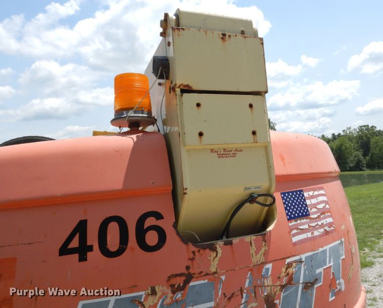 image for item II9609 1996 JLG 600S  boom lift